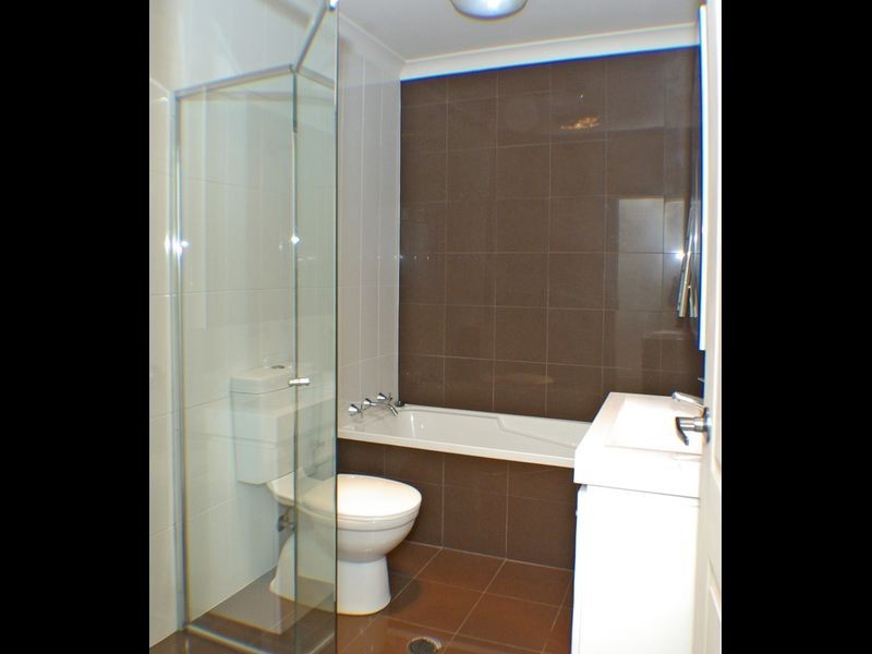 2/42 Flora Street, Roselands NSW 2196