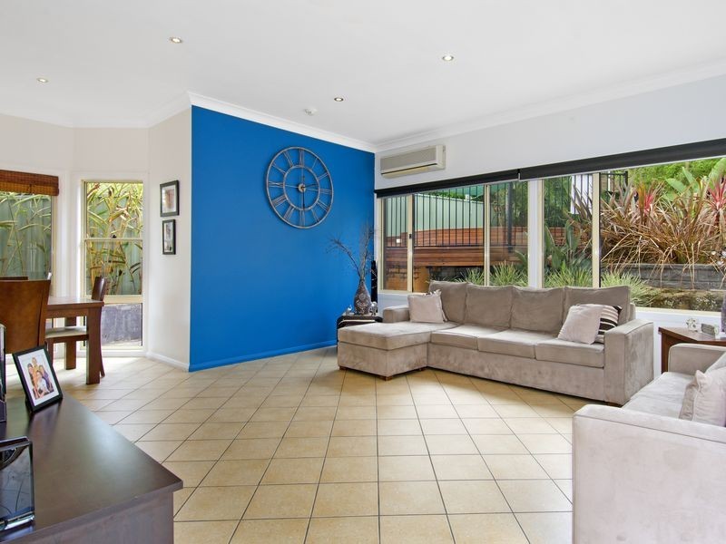 6 Carinya Road, Picnic Point NSW 2213