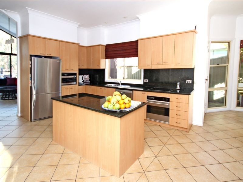 6 Carinya Road, Picnic Point NSW 2213