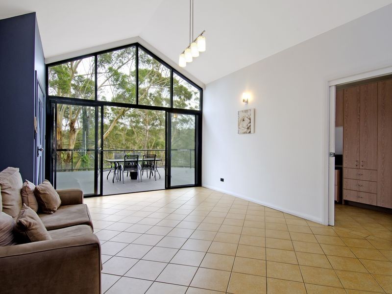 6 Carinya Road, Picnic Point NSW 2213