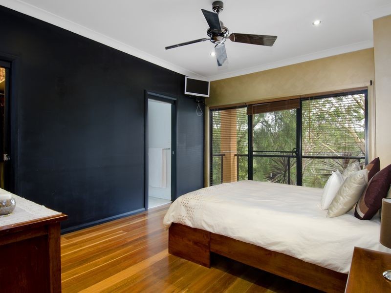 6 Carinya Road, Picnic Point NSW 2213