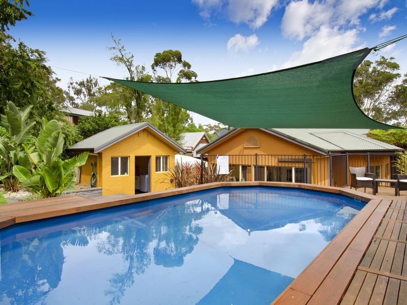 6 Carinya Road, Picnic Point NSW 2213