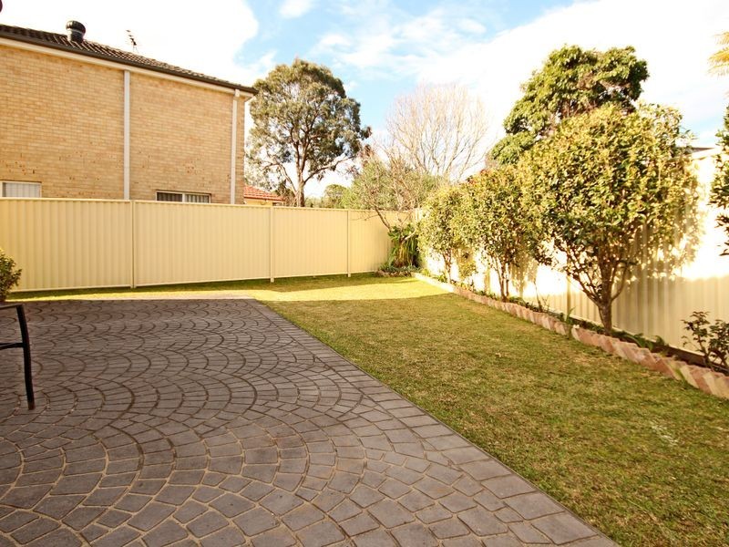 8 Treatt Avenue, Padstow NSW 2211