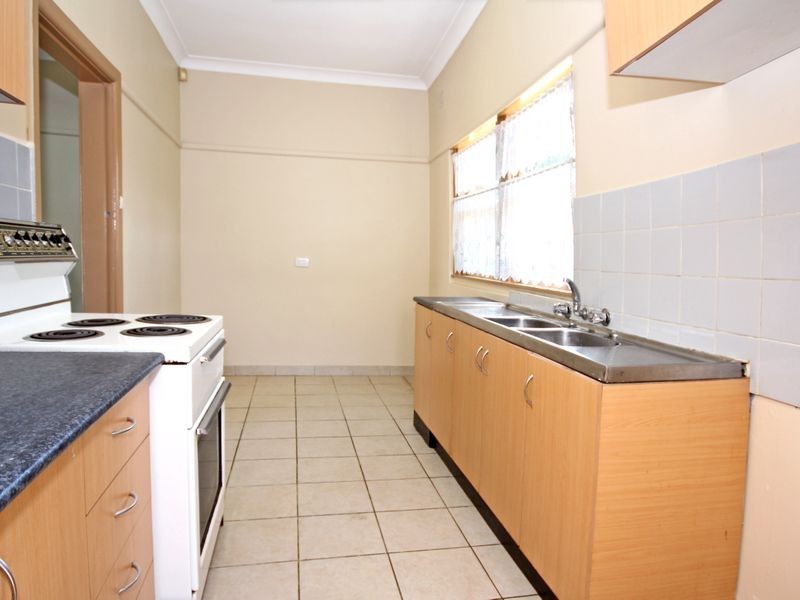 31 Montgomery Avenue, Revesby NSW 2212