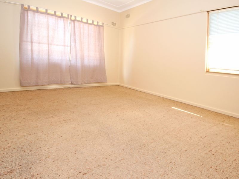 31 Montgomery Avenue, Revesby NSW 2212