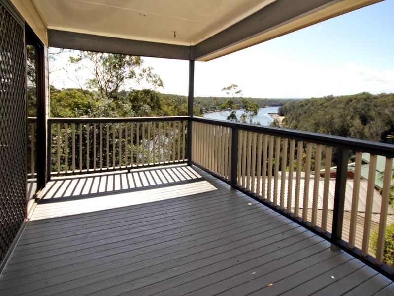 810 Henry Lawson Drive, Picnic Point NSW 2213