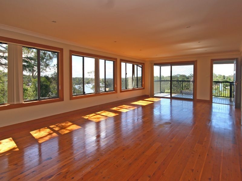 810 Henry Lawson Drive, Picnic Point NSW 2213