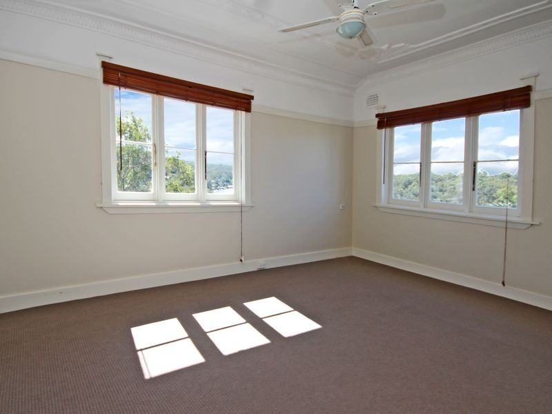 810 Henry Lawson Drive, Picnic Point NSW 2213