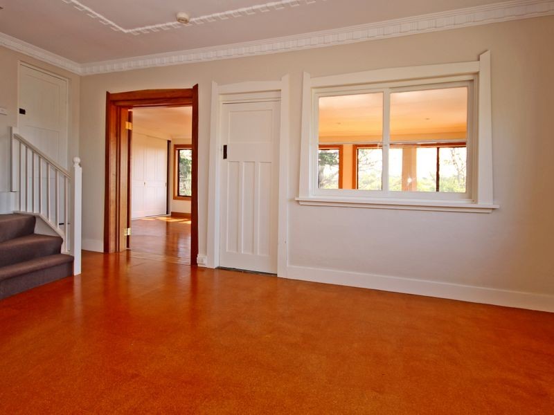 810 Henry Lawson Drive, Picnic Point NSW 2213