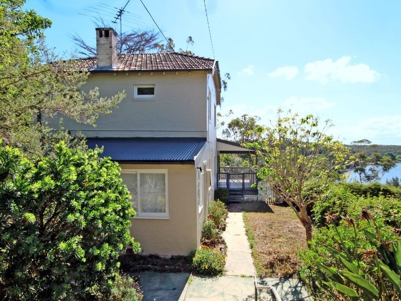 810 Henry Lawson Drive, Picnic Point NSW 2213