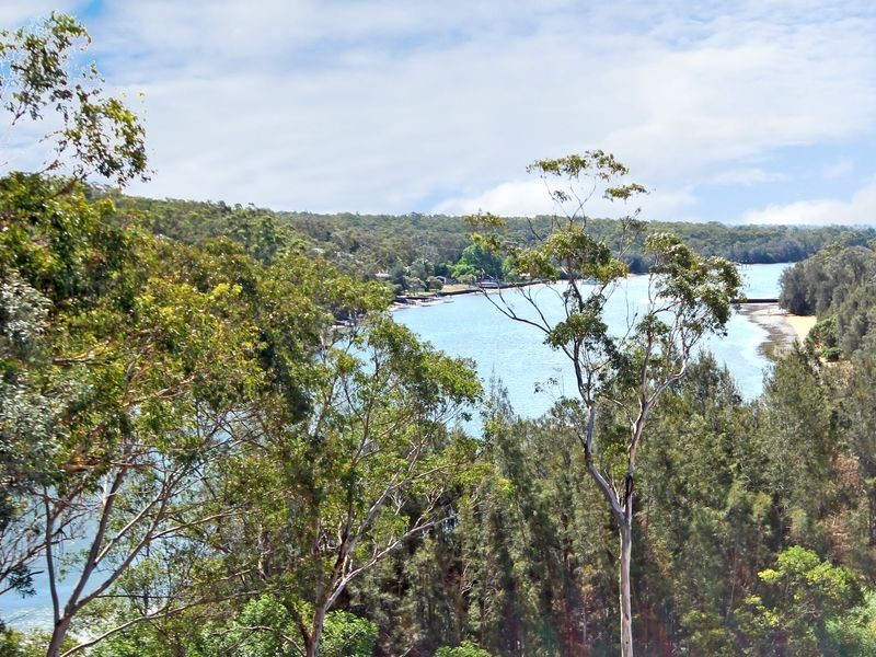 810 Henry Lawson Drive, Picnic Point NSW 2213