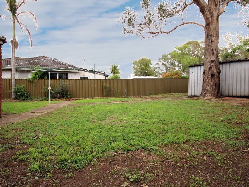 15 Toby Crescent, Panania NSW 2213