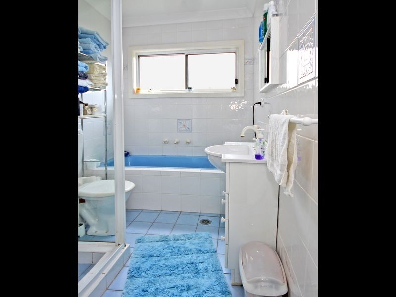 22 Broe Avenue, East Hills NSW 2213