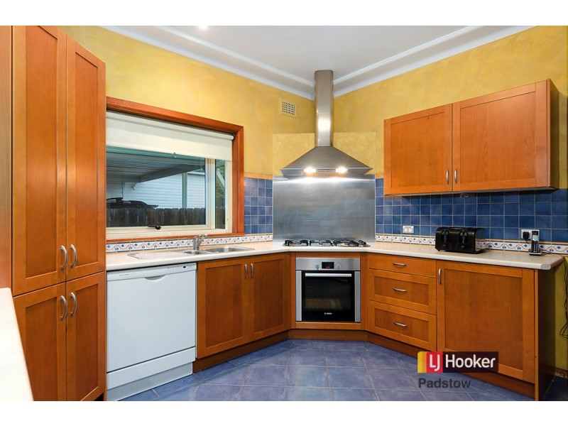 7 Wall Avenue, Panania NSW 2213