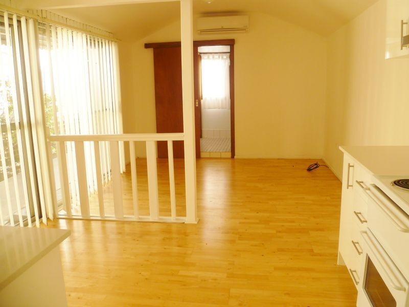 17A Singleton Avenue, East Hills NSW 2213