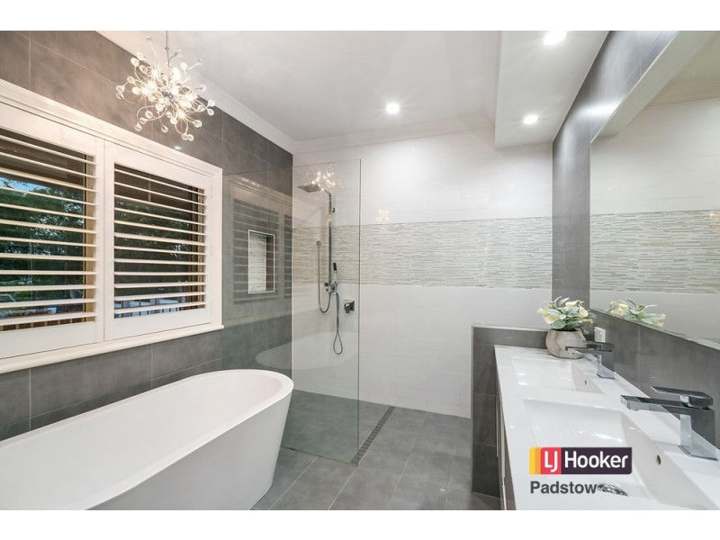 2 Bushland Drive, Padstow Heights NSW 2211