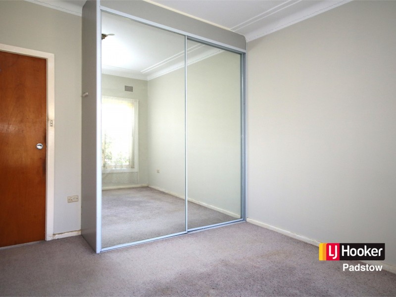 11 Thomas Street, Picnic Point NSW 2213