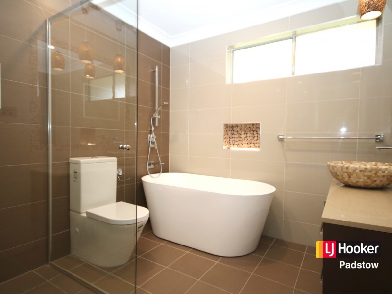 4 Bligh Close, Georges Hall NSW 2198