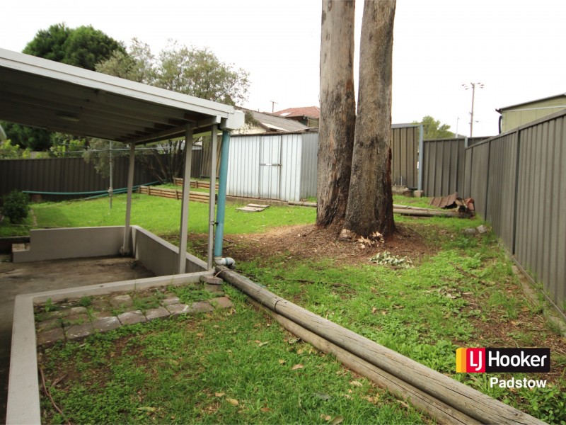 4 Bligh Close, Georges Hall NSW 2198