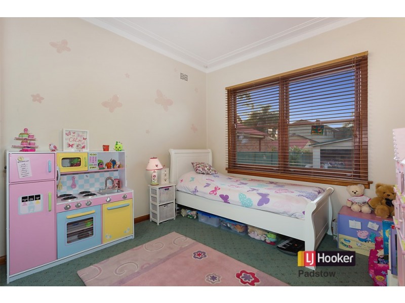 28 Henry Kendall Avenue, Padstow Heights NSW 2211