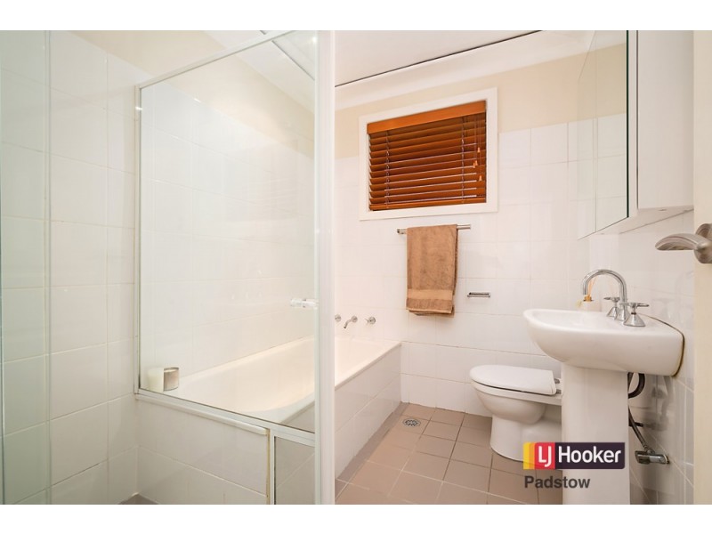 40 Kathleen Parade, Picnic Point NSW 2213