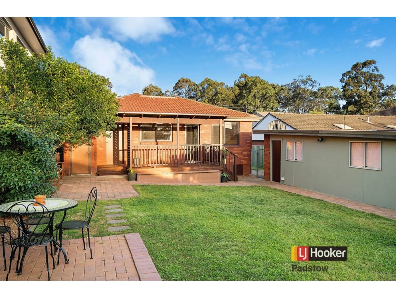 40 Kathleen Parade, Picnic Point NSW 2213