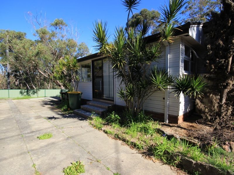 39 Doris Street, Picnic Point NSW 2213