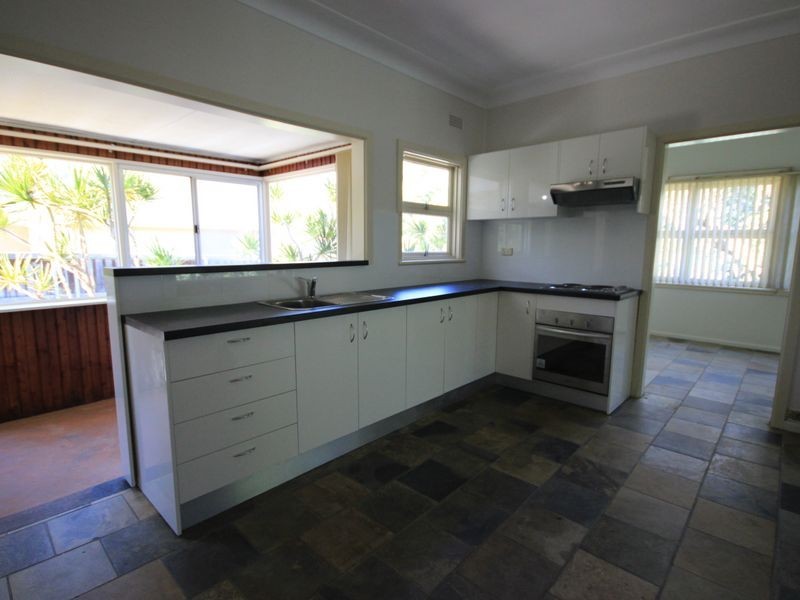 39 Doris Street, Picnic Point NSW 2213