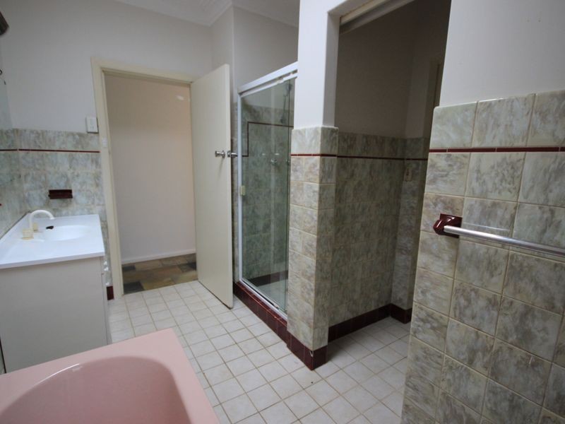 39 Doris Street, Picnic Point NSW 2213