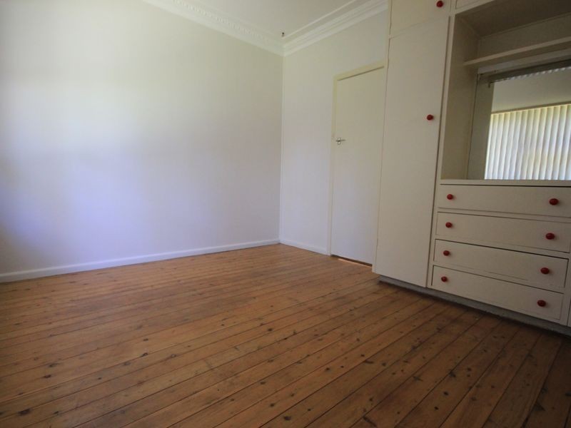 39 Doris Street, Picnic Point NSW 2213
