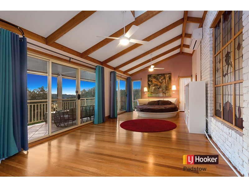 806a Henry Lawson Drive, Picnic Point NSW 2213
