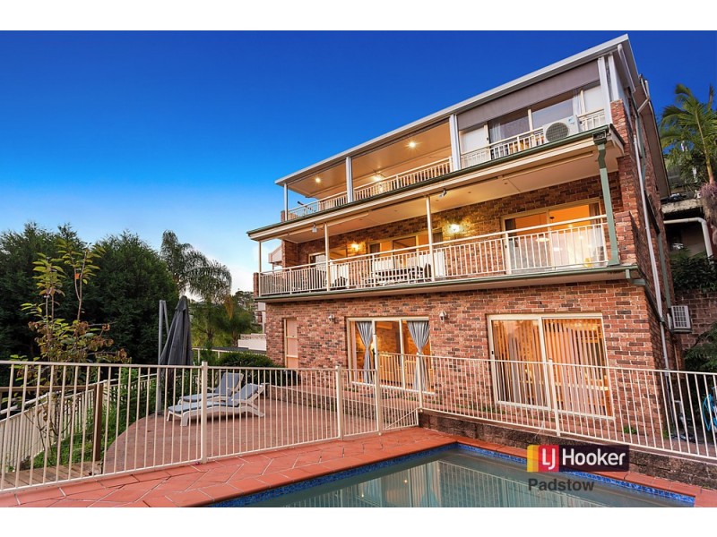 806a Henry Lawson Drive, Picnic Point NSW 2213