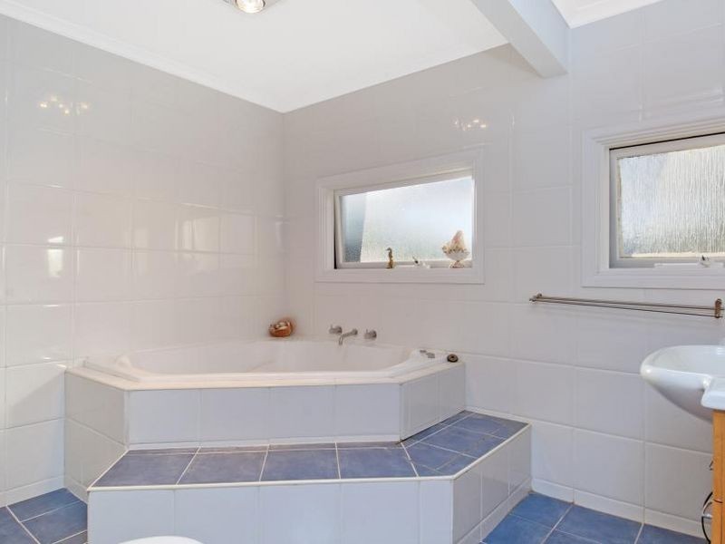 21 Lone Pine Avenue, Milperra NSW 2214