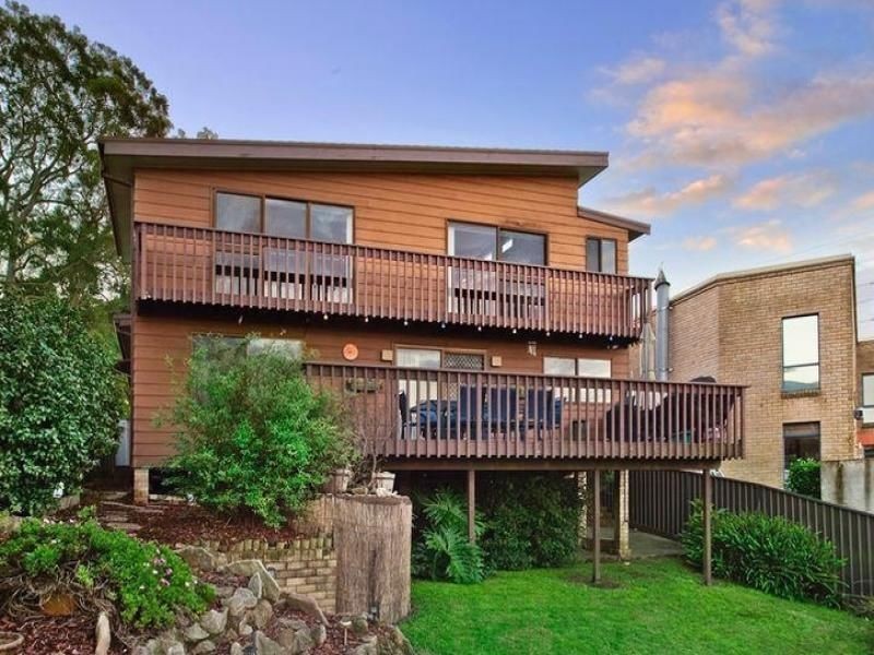 2 Hector Street, Illawong NSW 2234