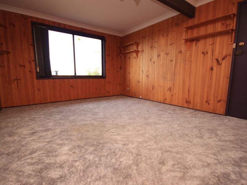 2 Hector Street, Illawong NSW 2234