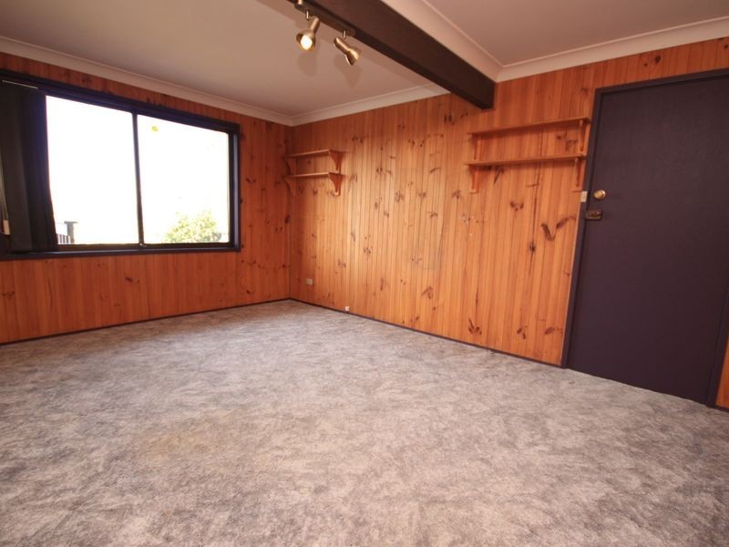 2 Hector Street, Illawong NSW 2234