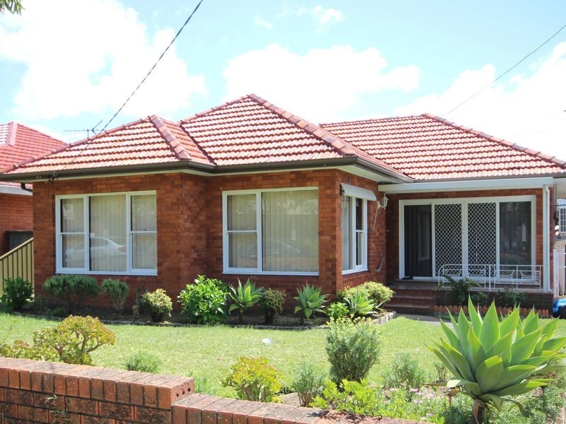 37 Diana Avenue, Roselands NSW 2196