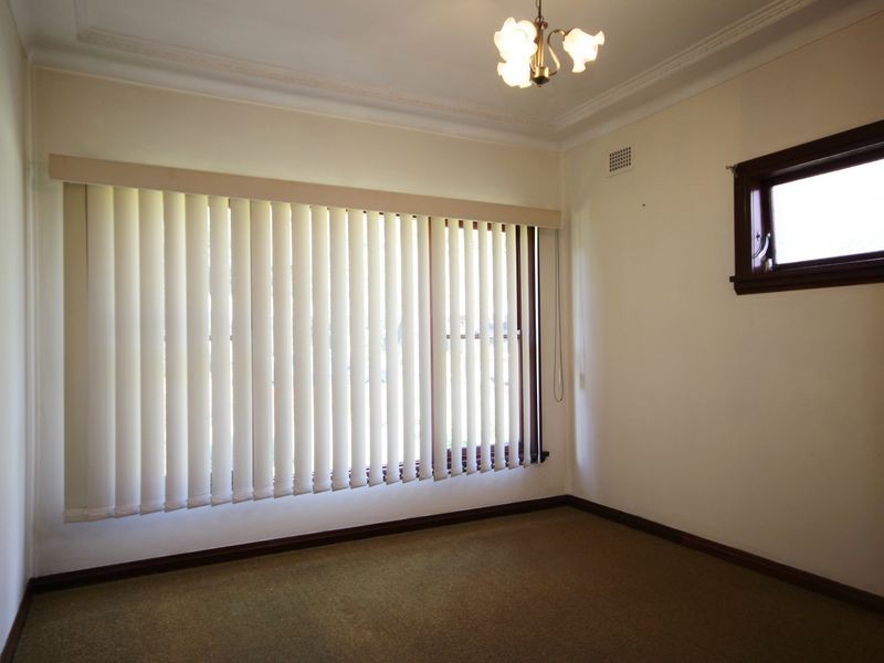 37 Diana Avenue, Roselands NSW 2196