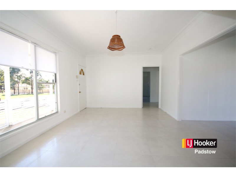 11 Mckevitte Avenue, East Hills NSW 2213