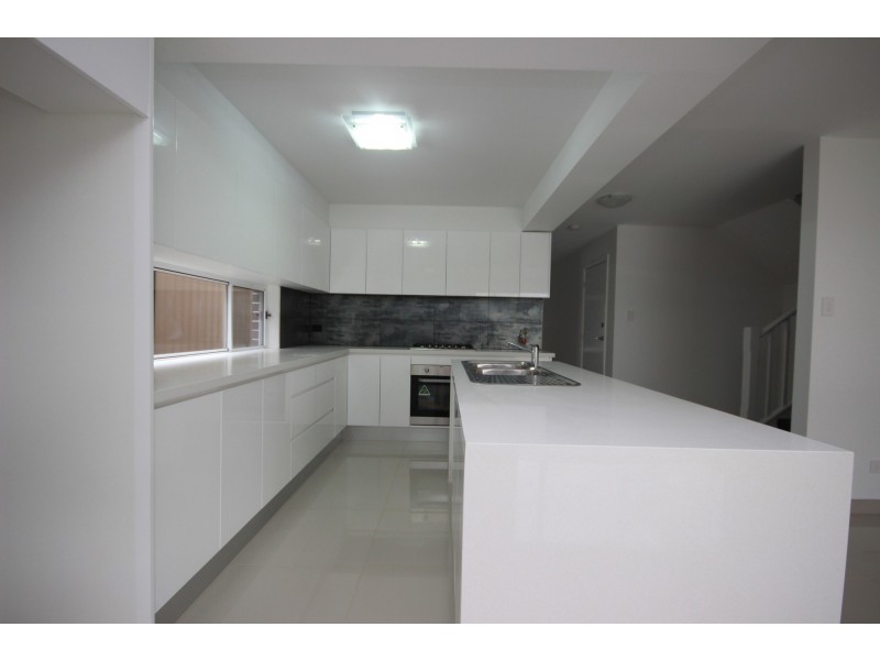 2/106 Queen Street, Revesby NSW 2212