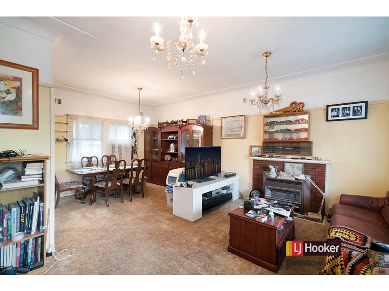 27 Fewtrell Avenue, Revesby Heights NSW 2212