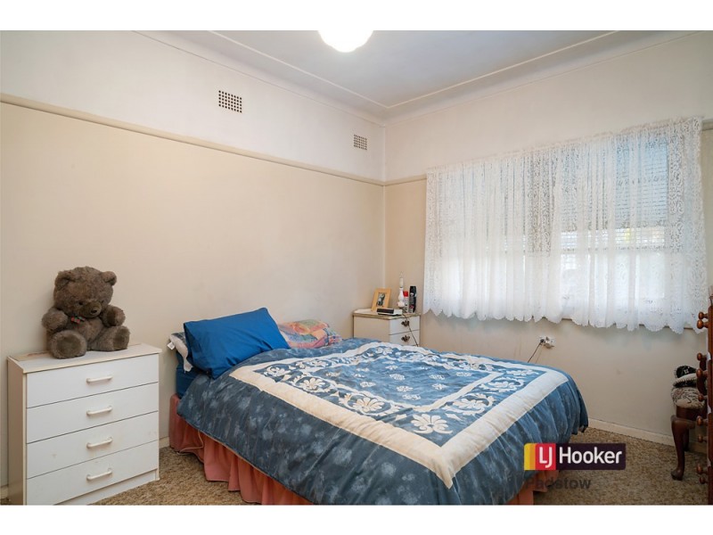 27 Fewtrell Avenue, Revesby Heights NSW 2212