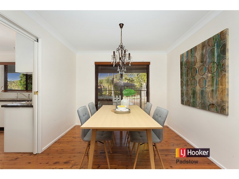 7 Cuthbert Place, Menai NSW 2234