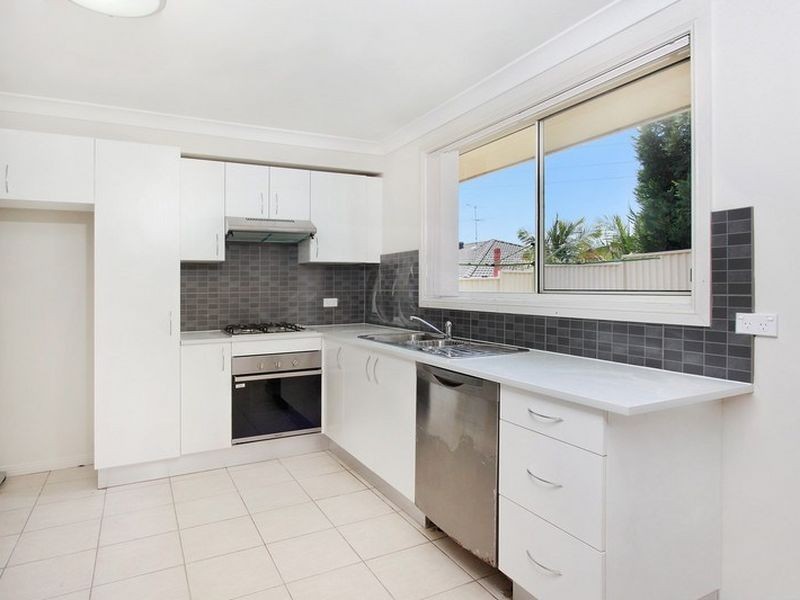 4 Levendale Street, West Hoxton NSW 2171