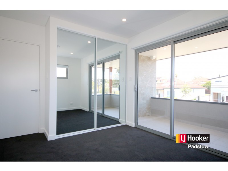 27 Taloma Street, Picnic Point NSW 2213