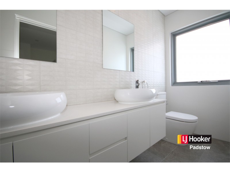 27 Taloma Street, Picnic Point NSW 2213