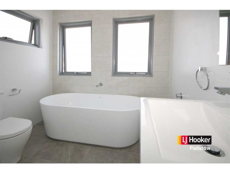 27 Taloma Street, Picnic Point NSW 2213