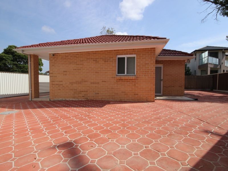 11A McKevitte Avenue, East Hills NSW 2213