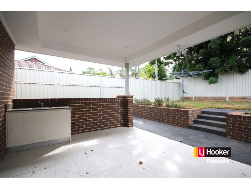 5 Monash Avenue, East Hills NSW 2213