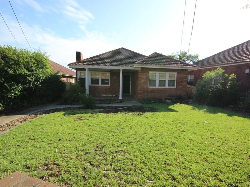 8 Howard Road, Padstow NSW 2211